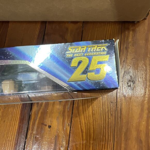 Star Trek The Next Generation 25 Limited Edition PEZ Dispensers Unopened NIB - Picture 8 of 14